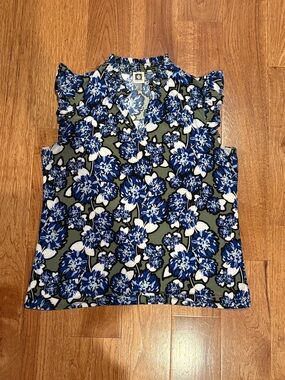 Anne Klein ruffled cap sleeve ruffled v-neck blouse